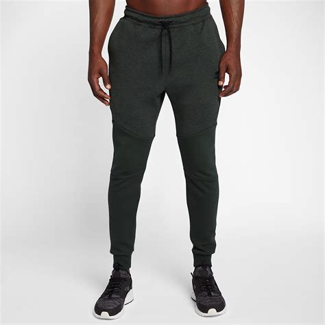 Nike Sportswear JGGR TECH FLEECE 